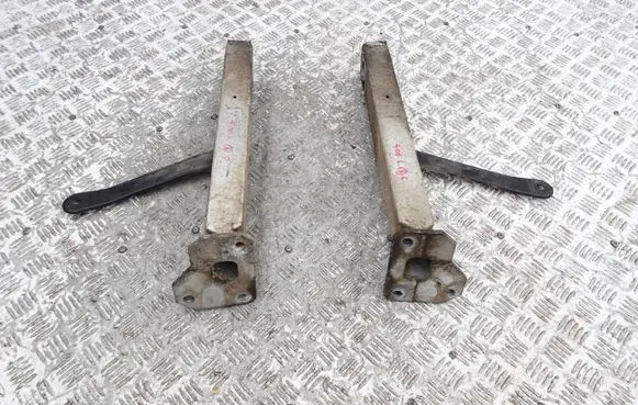 Fiat 500L Front bumper foam support bar r3b
