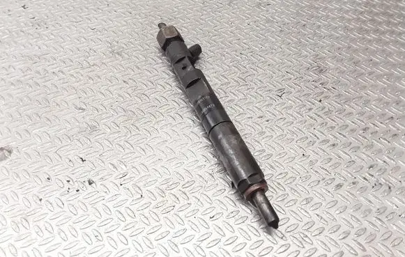 Renault Clio II Fuel injector 8200365186 8200049873