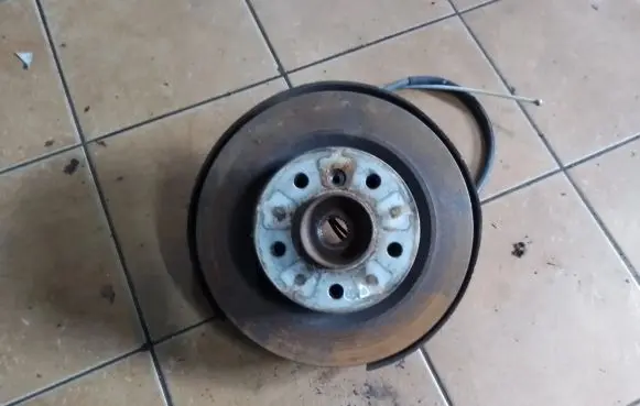 BMW 1 E81 E87 Rear wheel hub