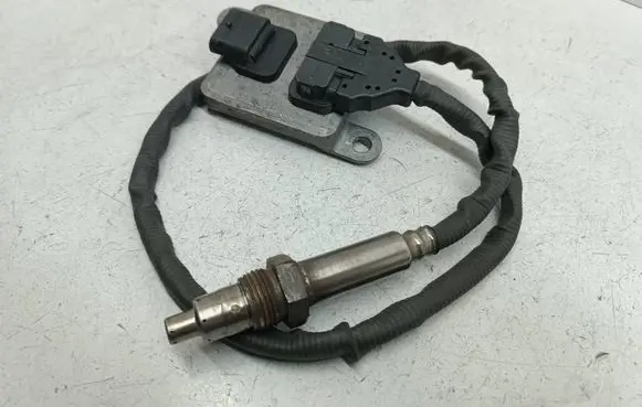Mercedes-Benz Vito Viano W447 Lambda probe sensor A0009050108