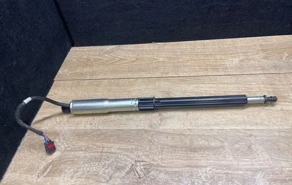 Land Rover Discovery 5 Tailgate/trunk strut/damper HY32444A32AC 11092019 11092010