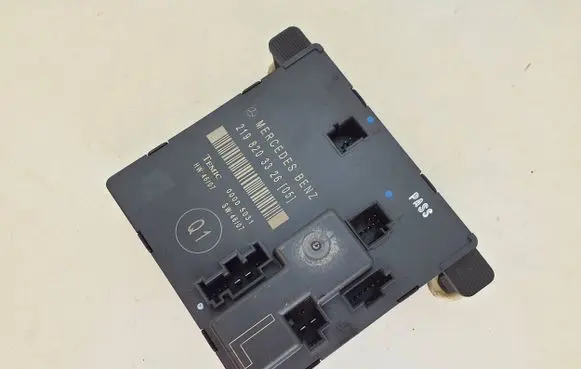 Mercedes-Benz CLS C219 Door control unit/module 2198203326 00005031