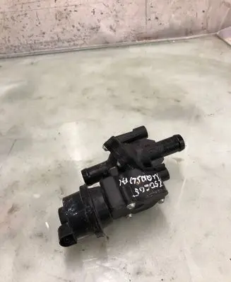 Thermostat/thermostat housing