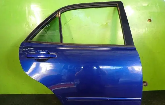Lexus IS 200-300 Rear door LAK8M6