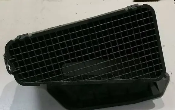Audi A5 8T 8F Air intake duct part 8K1819904