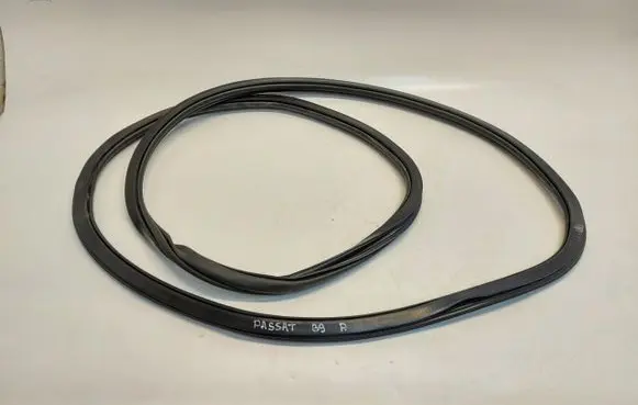 Volkswagen PASSAT B9 Rubber seal front coupe door VWPASB9