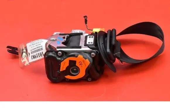 Seat Leon (5F) Front seatbelt 5F4857706
