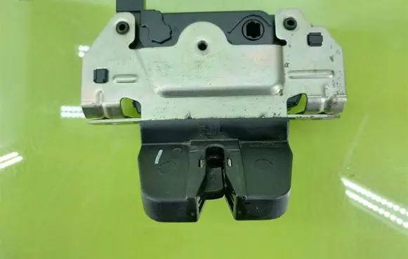 Opel Astra H Tailgate/trunk/boot lock/catch/latch 495058724
