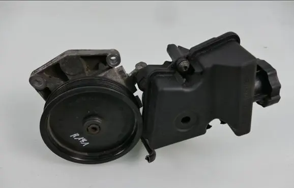 Mercedes-Benz SLK R171 Power steering pump 0054661601