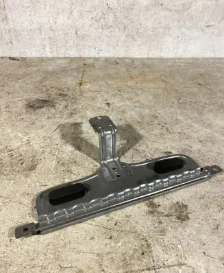 Volvo XC90 Battery tray 8697005