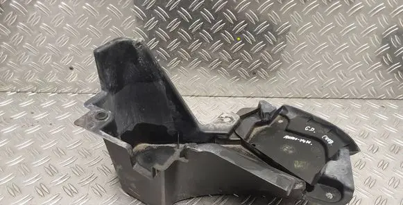 Toyota Auris E180 Rear bumper underbody cover/under tray 5822702010