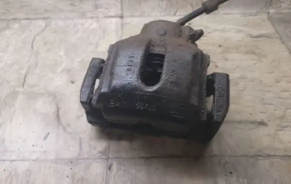 BMW 5 E39 Front brake caliper BMW6030