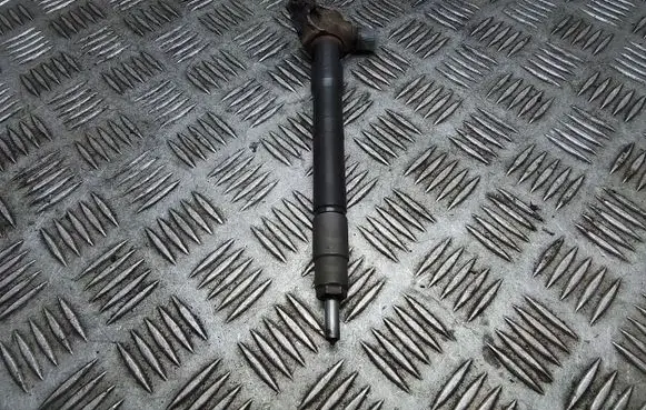 Mazda CX-5 Fuel injector SH0113H50