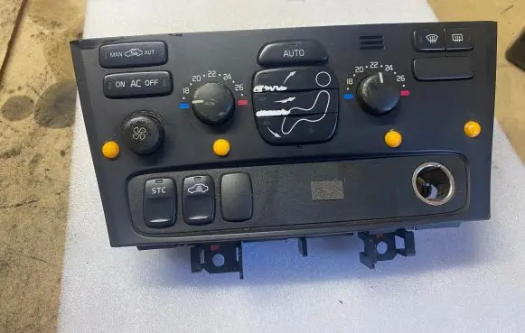 Volvo XC70 Climate control unit 8691876 03W40E 7923