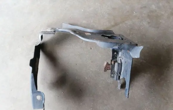 Mercedes-Benz E W211 Side radiator support slam panel A1298172820