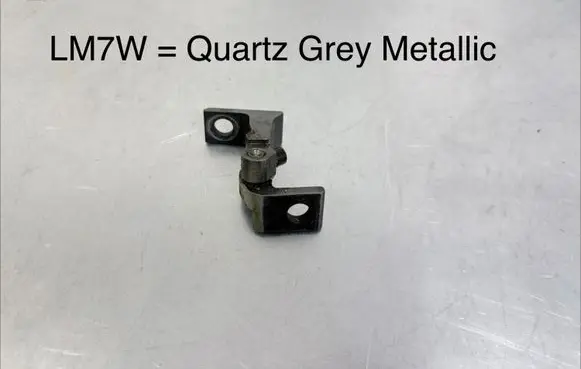 Audi Q7 4M Front door lower hinge