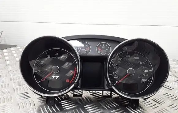 Audi TT TTS Mk2 Speedometer (instrument cluster) 8J0920980E