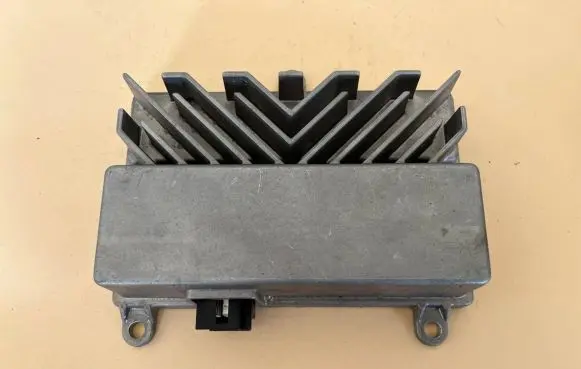 Mercedes-Benz AMG GT R190 C190 Sound amplifier A1908272000 720411215301