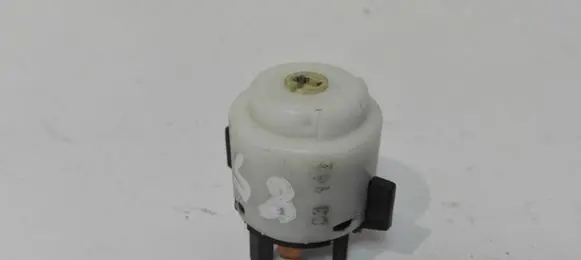 Volkswagen PASSAT B5 Ignition lock contact 4B0905849