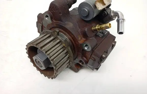 Volvo V40 Fuel injection high pressure pump 9676289780 5WS40893 A2C53384062