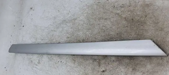BMW 3 E46 Dashboard glove box trim 8213994