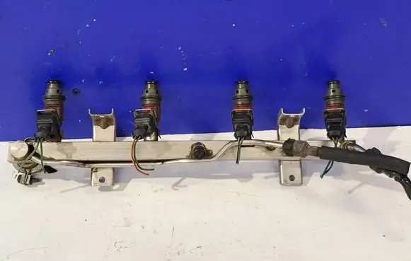 Saab 95 - 96 Fuel injectors set 9177122