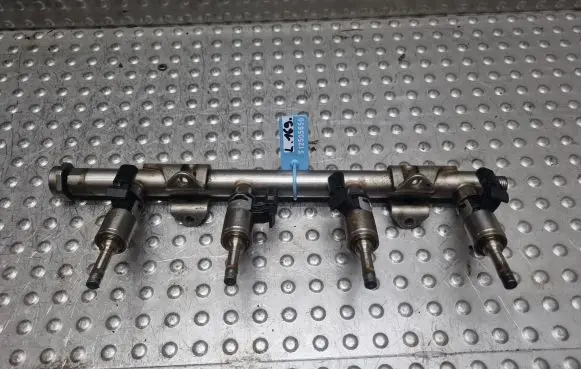 Volkswagen Golf VII Fuel main line pipe 0261500132 04E133320D