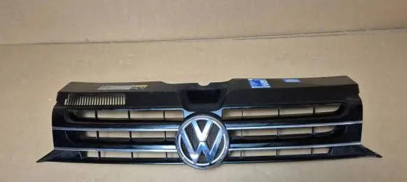 Volkswagen Multivan T5 Front grill 7E5853651A 7E5853653