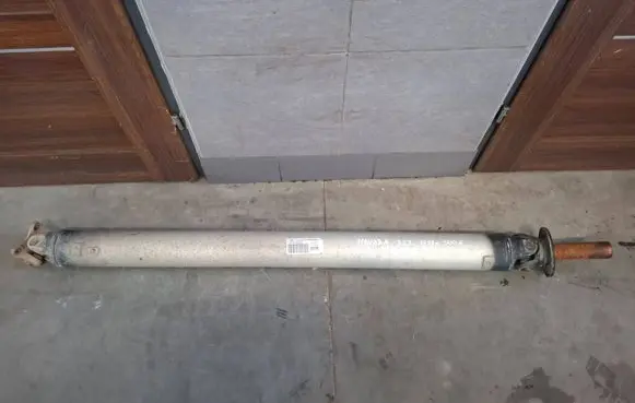 Nissan Navara D23 Rear driveshaft/prop shaft 373004JA0B