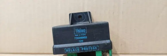 Peugeot 406 Glow plug pre-heat relay 73506802 VALEO