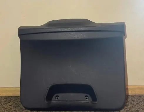 Dacia Logan II Tailgate/boot cover trim set 909006957R