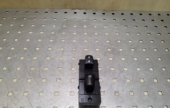 Renault Kadjar Electric window control switch