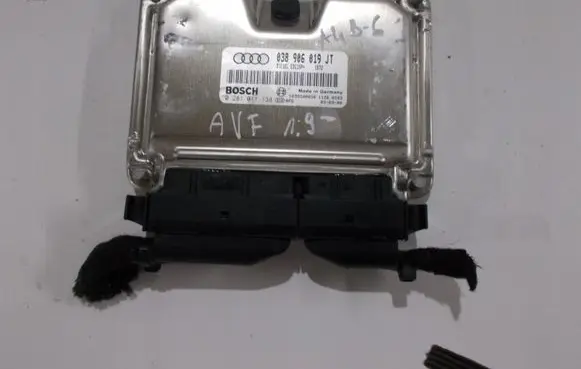 Audi A4 S4 B6 8E 8H Engine control unit/module 0281011138 038906019JT