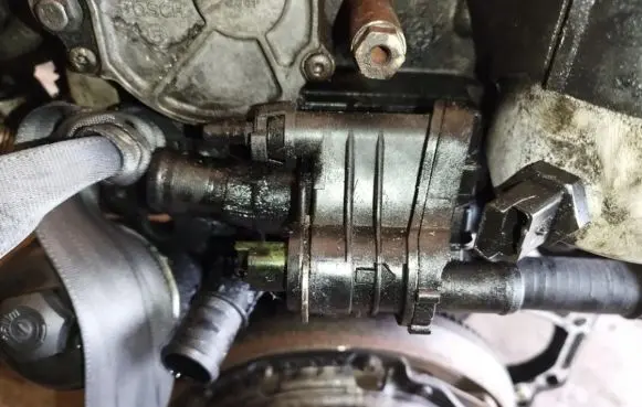 Mazda 3 I Engine coolant pipe/hose