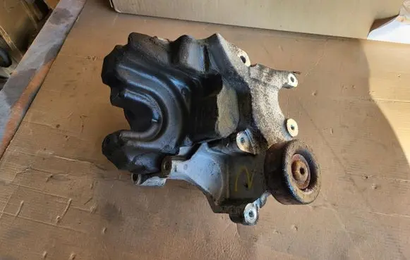 KIA Sportage Generator/alternator bracket 