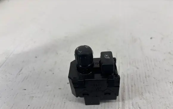 Nissan Leaf I (ZE0) Wing mirror switch 4Z17SD