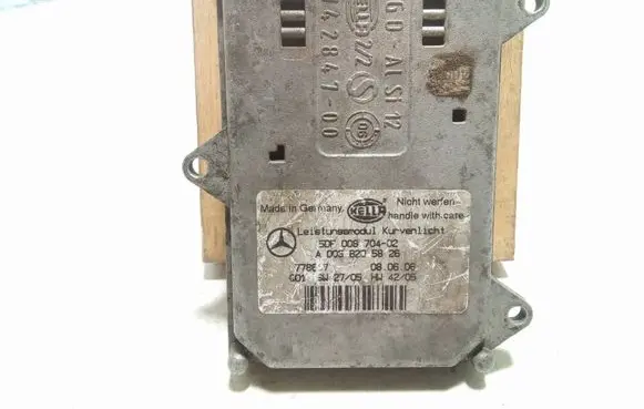 Mercedes-Benz CLS C219 Headlight ballast module Xenon A0038205826 5df00870402