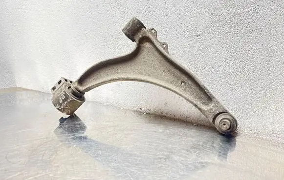 Opel Insignia A Front lower control arm/wishbone 0131221