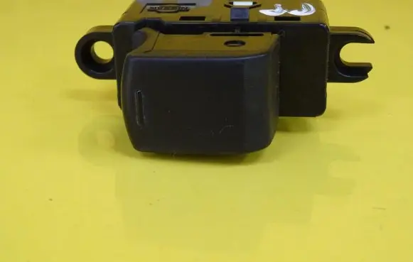 Nissan Micra Electric window control switch