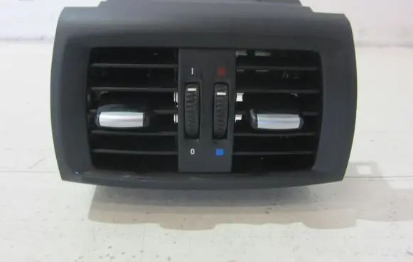 BMW X3 F25 Rear air vent grill 9200888