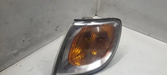 Nissan Almera Tino Front indicator light 31007C