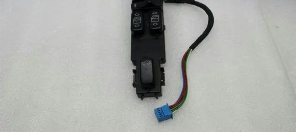 Mercedes-Benz S W220 Electric window control switch A2208201010