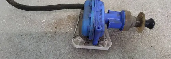 Audi 80 90 S2 B4 Central locking vacuum pump 893862153D