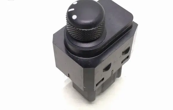 Suzuki Grand Vitara II Wing mirror switch 62j001446t