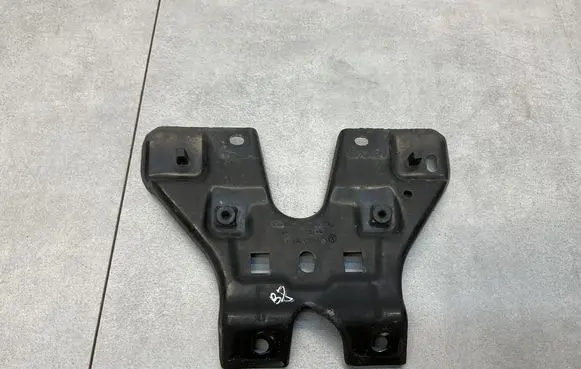 Volkswagen PASSAT B8 Radiator support slam panel bracket 3G0805567A