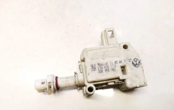 Volkswagen Bora Central locking motor 3b0959782