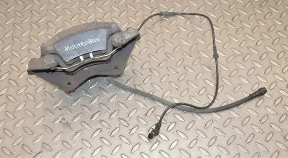 Mercedes-Benz CLS C218 X218 Front brake caliper A2125401605