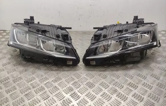 Peugeot 308 Headlights/headlamps set 9849116680 9849116480
