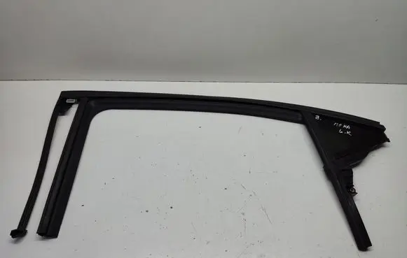 Rear vent window glass