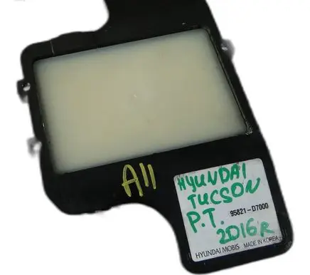 Hyundai Tucson TL Trunk lid opening control unit 95821-D7000